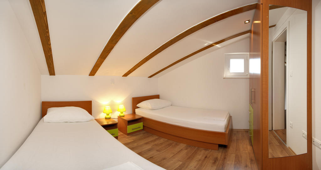 Apartmani Gavran Sevid Cameră foto